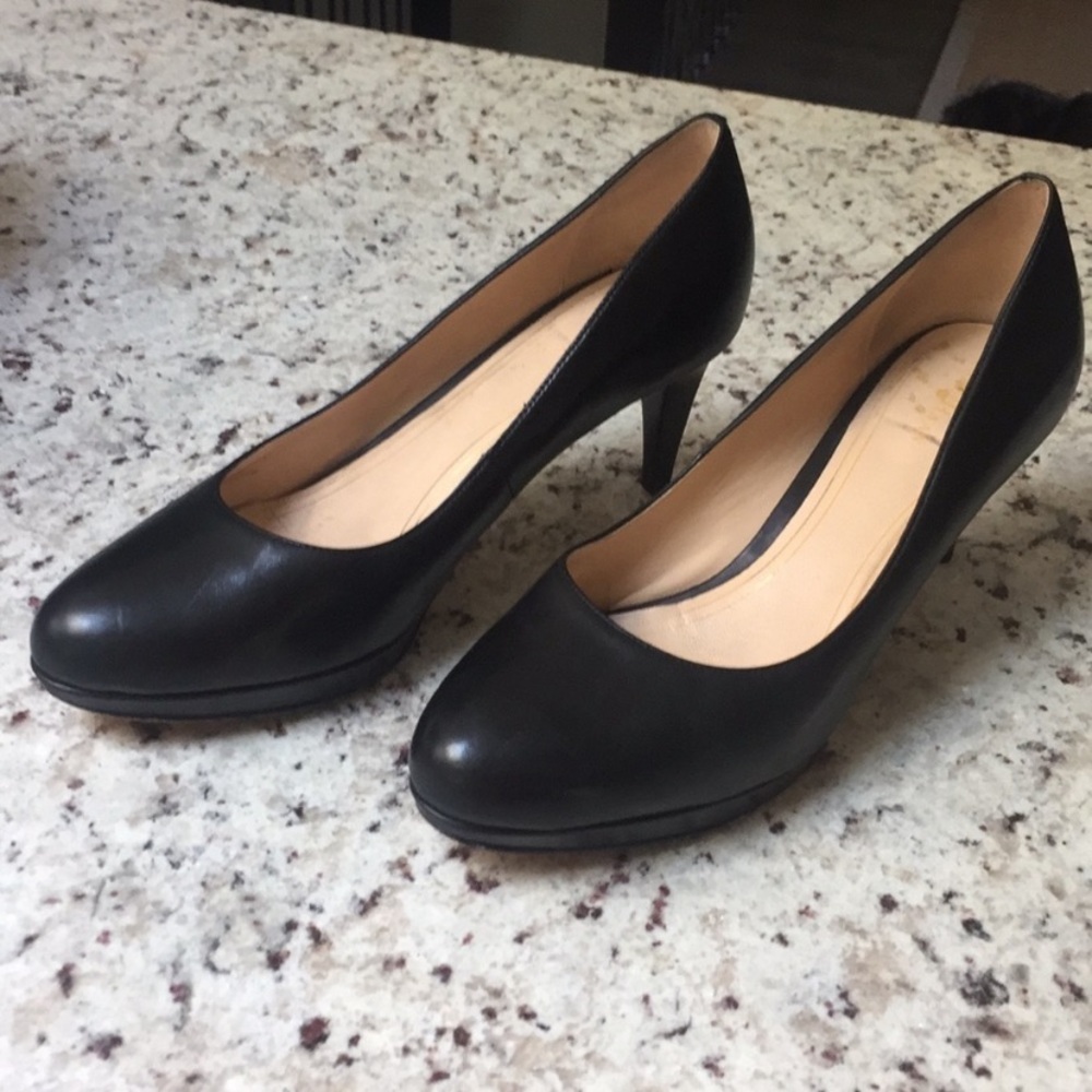 Cole Hana 10c Black Leather Pumps